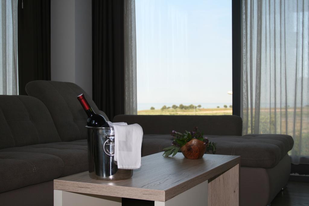 Olive Charm * Umag